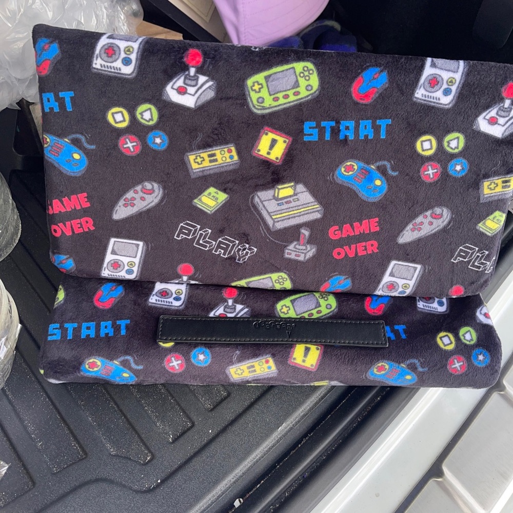 Level up i pad holder